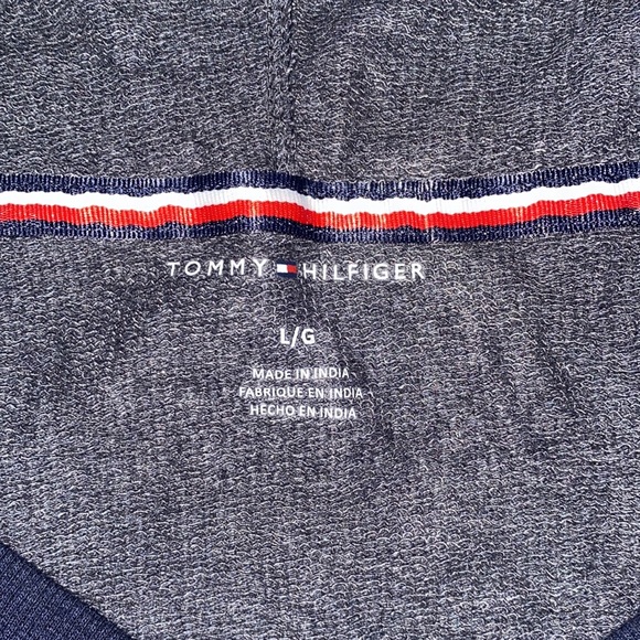 Tommy Hilfiger cropped hoodie with hood - Picture 3 of 3